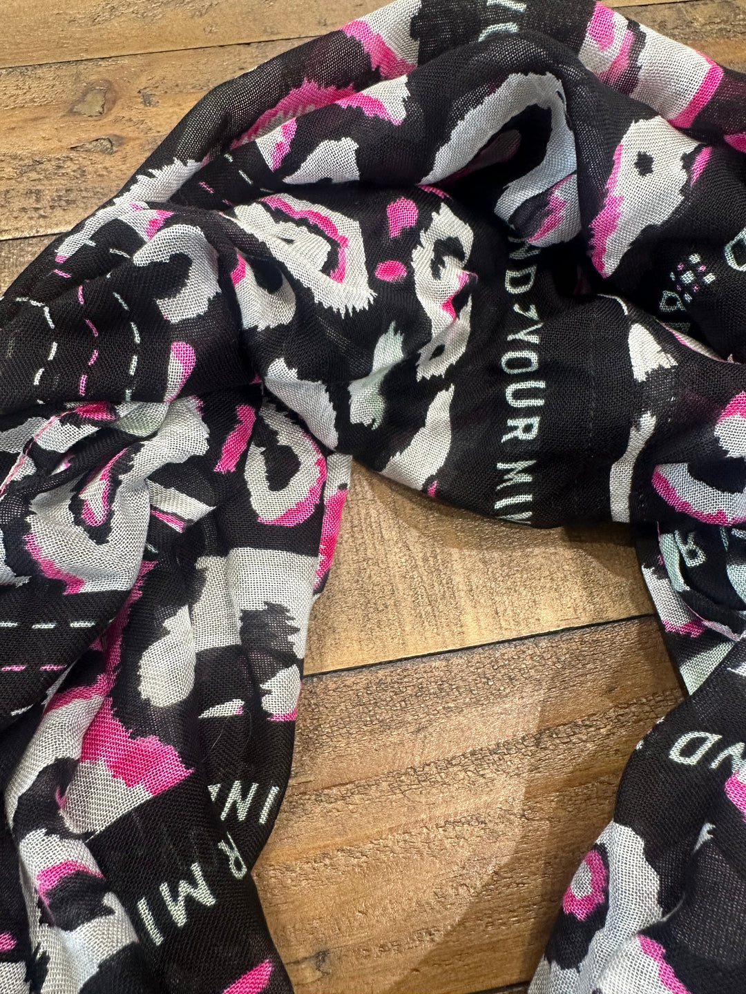 Cecil Printed Loop Snood In Black