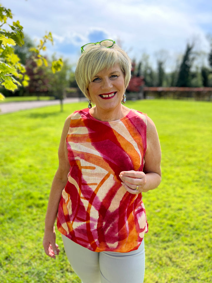 Milano Italy Sleeveless Blouse In Lobster Print