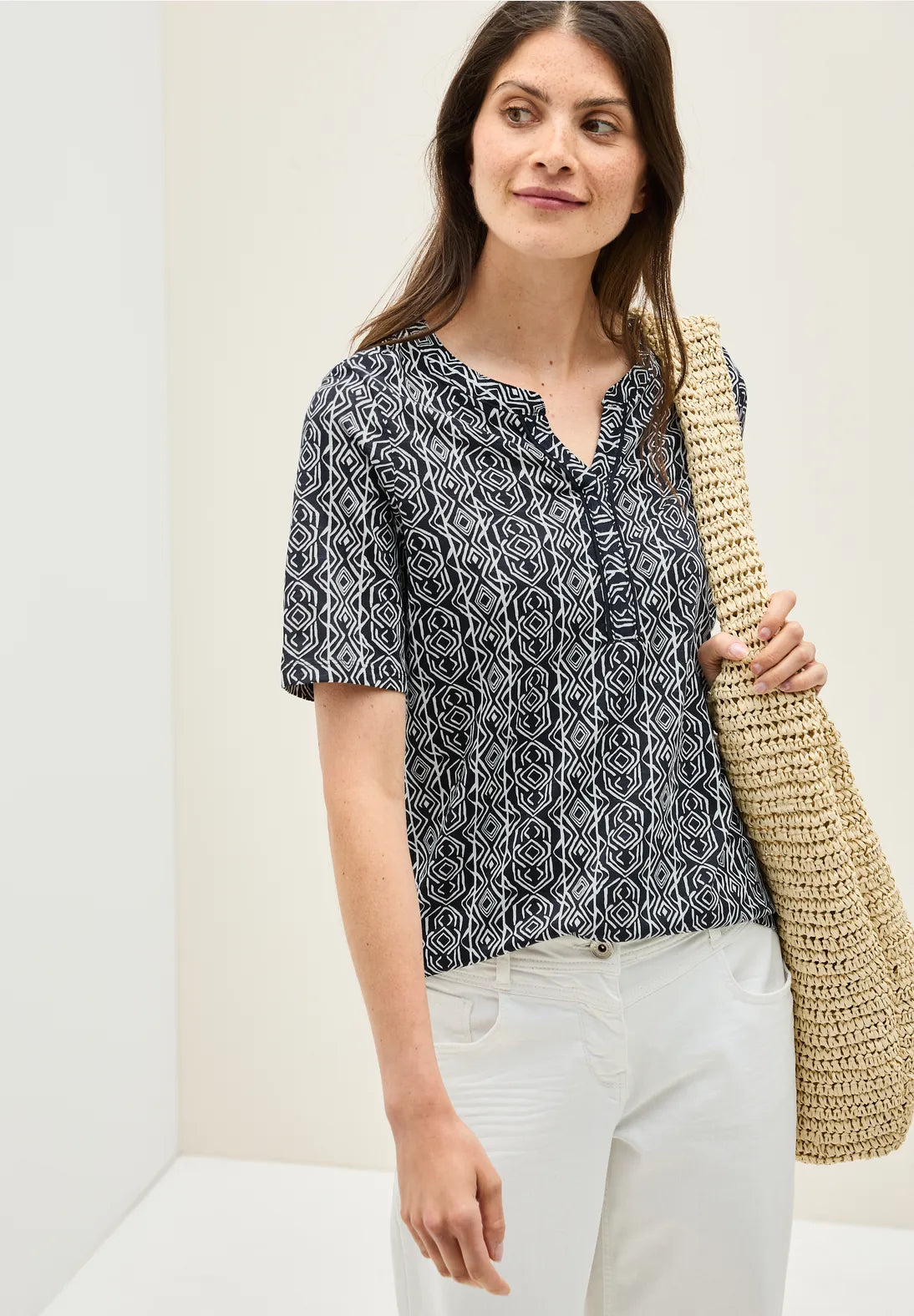 Cecil Minimal Split Neck Top In Universal Blue
