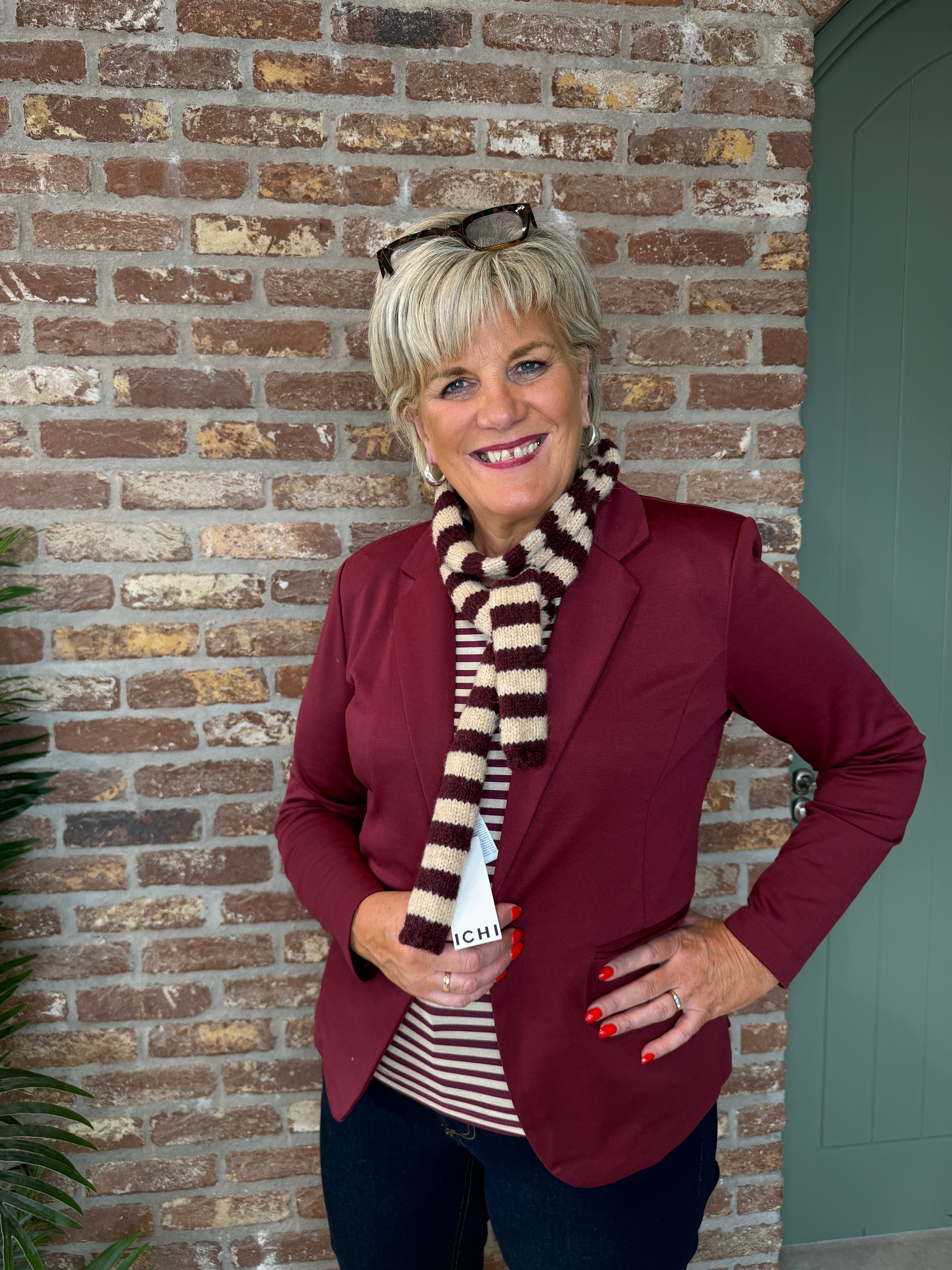 Striped fine scarf in Red multi