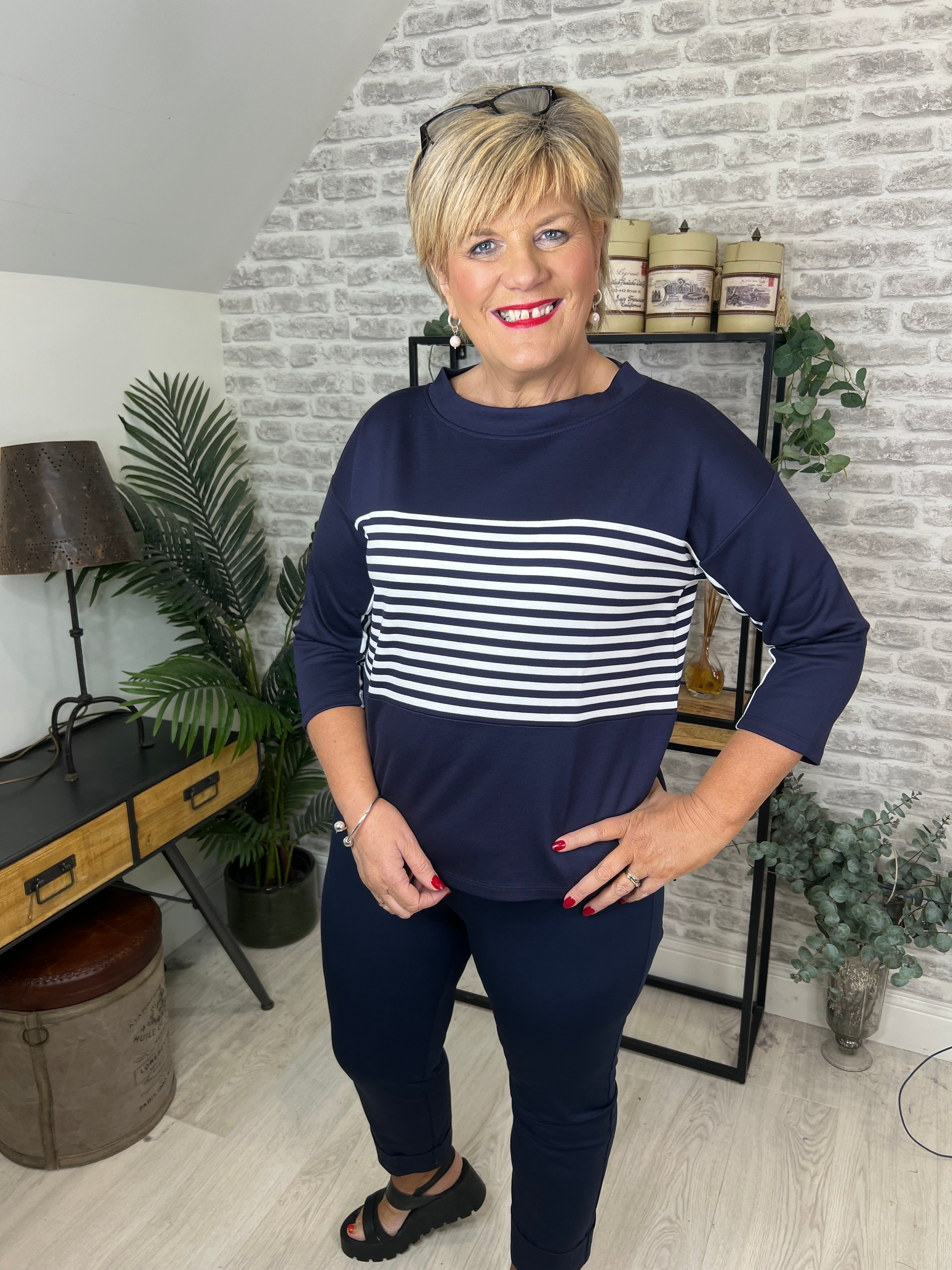 Peruzzi Continous Stripe Top In Navy Multi