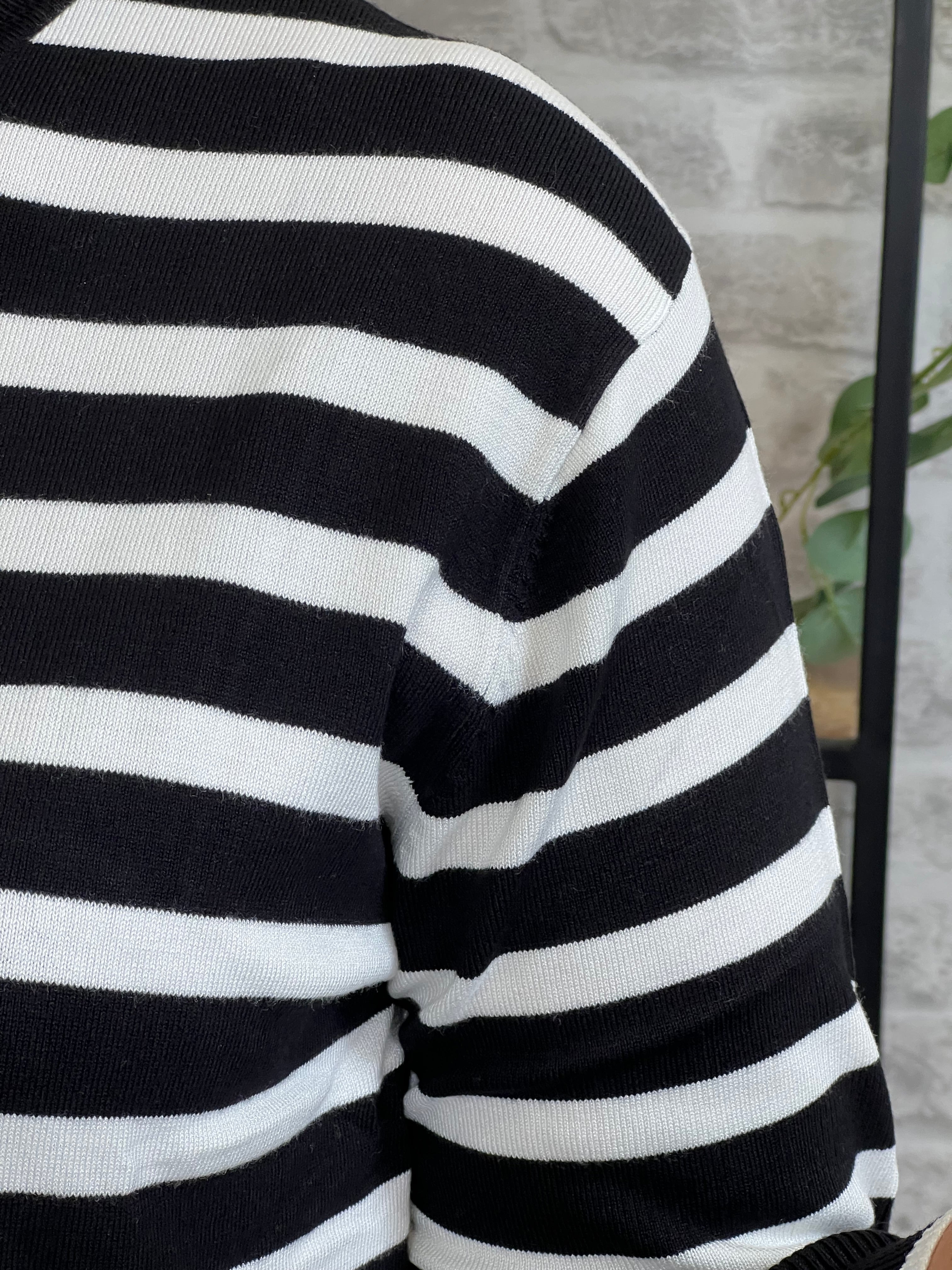 Masai Fasoni Jumper In Black & White