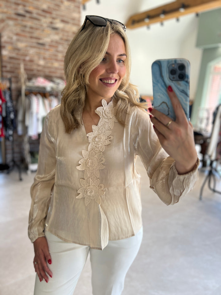 Culture Cufiola Blouse In Cream