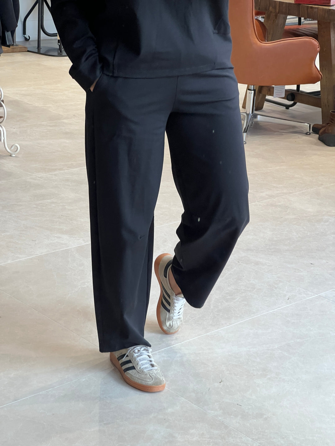 Deck By Decollage Wide Leg Trousers In Black