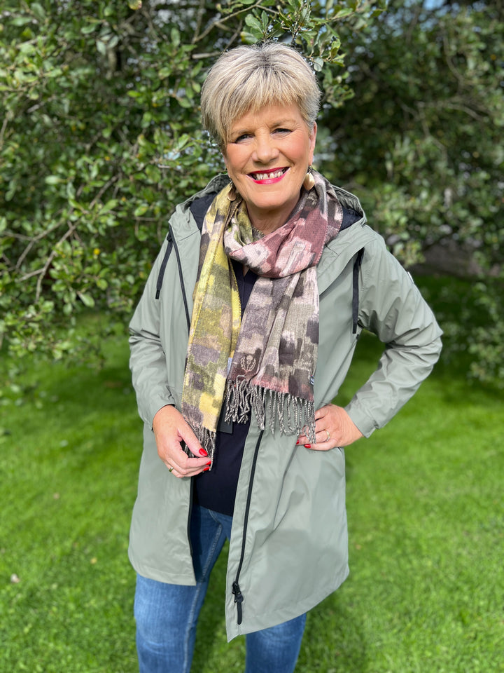 Tanta vand raincoat in Mulled Basil