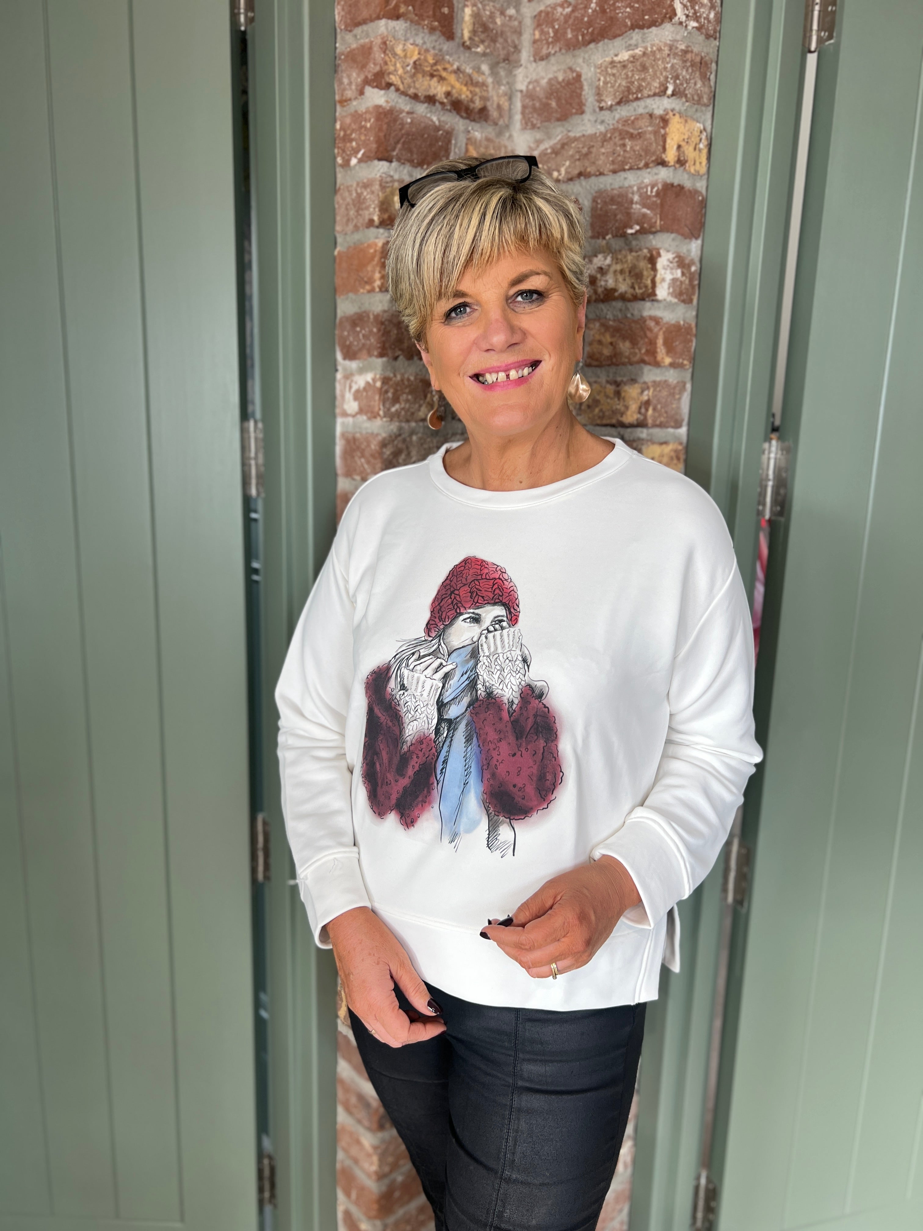 Milano Italy Round Neck Print Sweatshirt In Off White