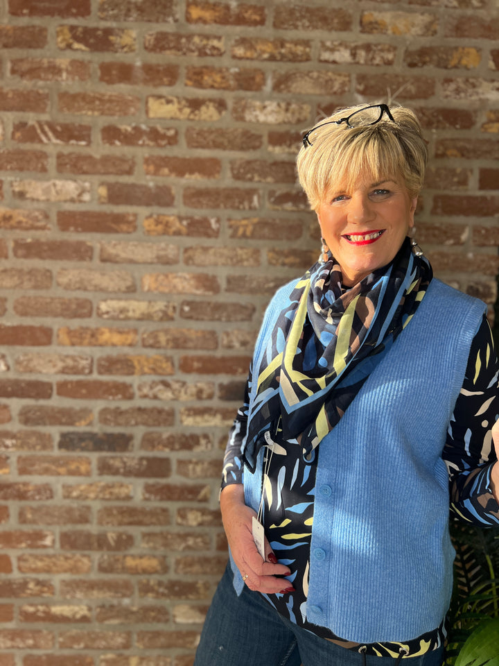 Cecil Rib Vest In Fountain Blue