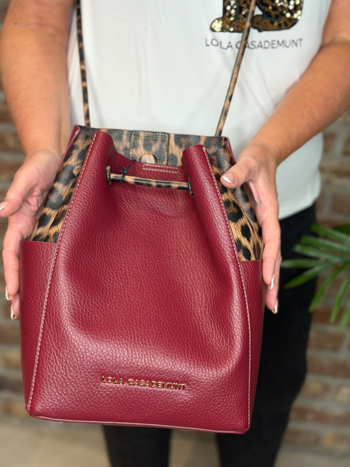 Two tone faux leather shopper in Bordeaux