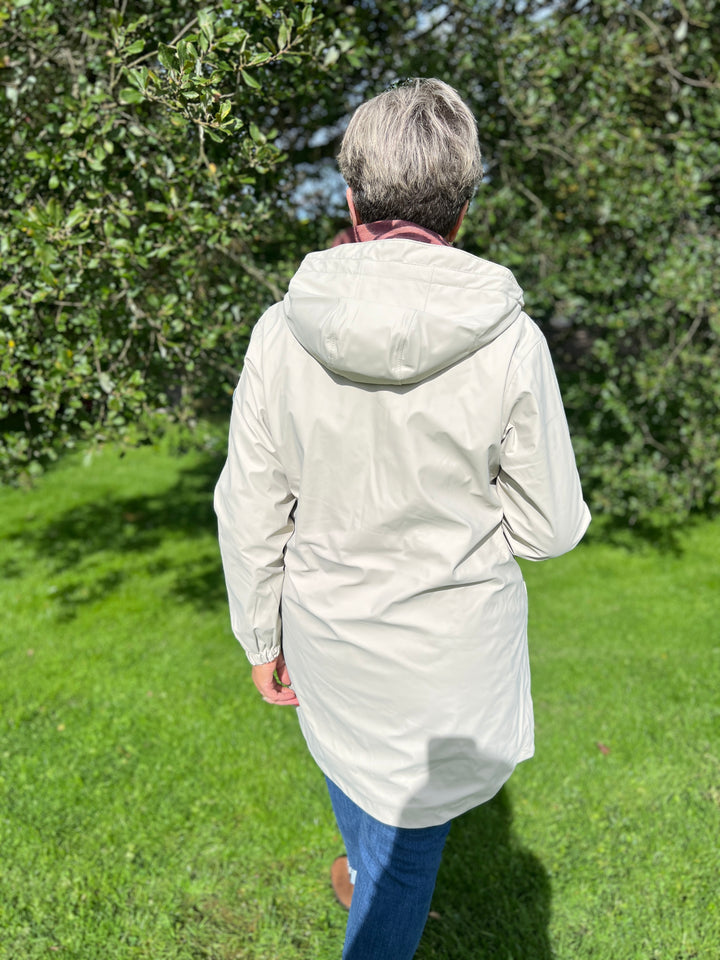 Tanta vand raincoat in Stone Grey
