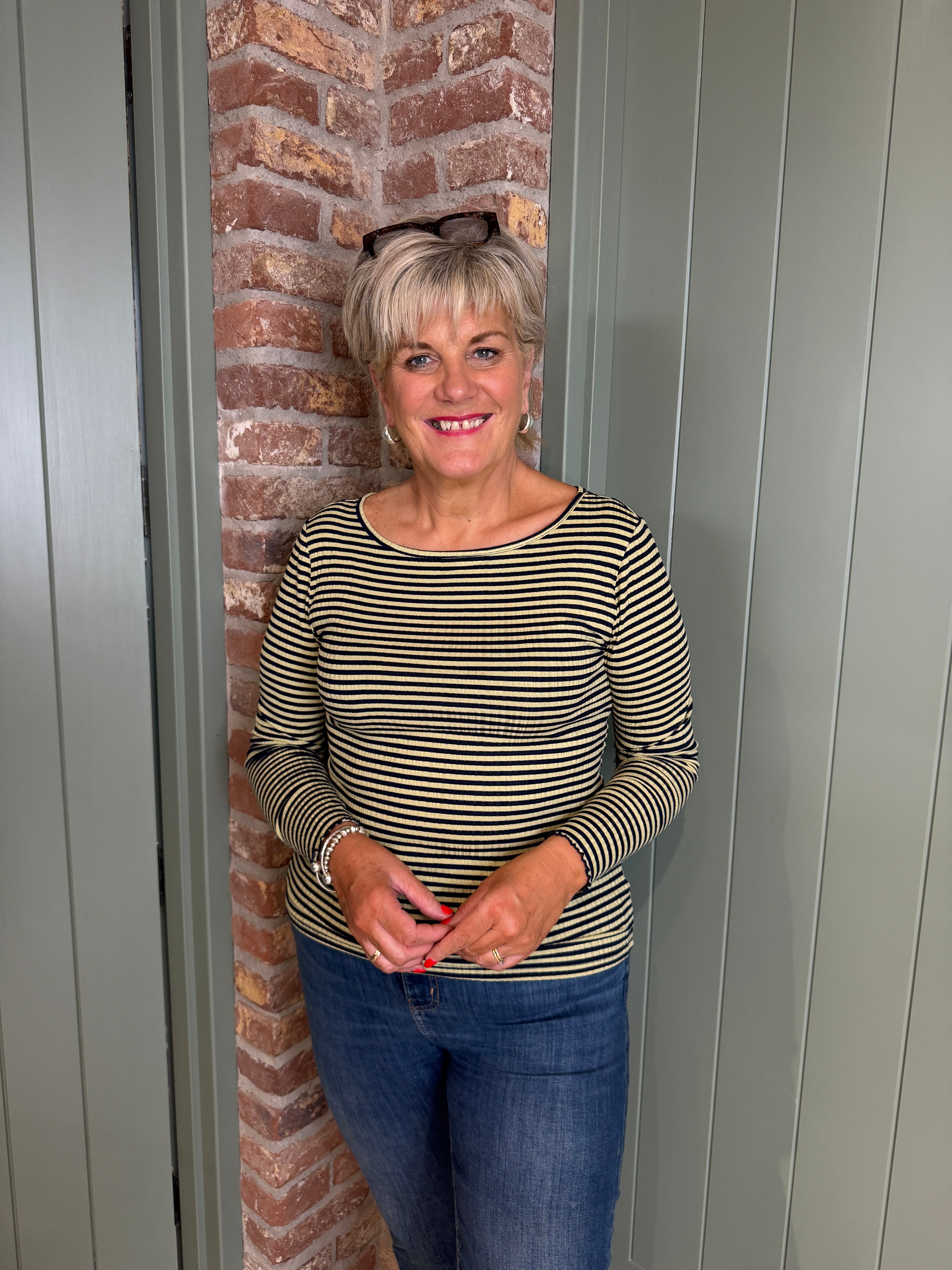striped top in Navy & lime