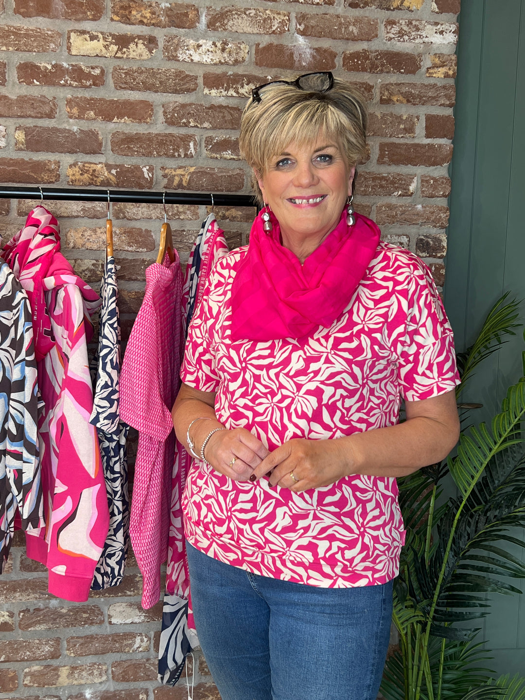 Cecil Floral patterned t-shirt In beetroot pink