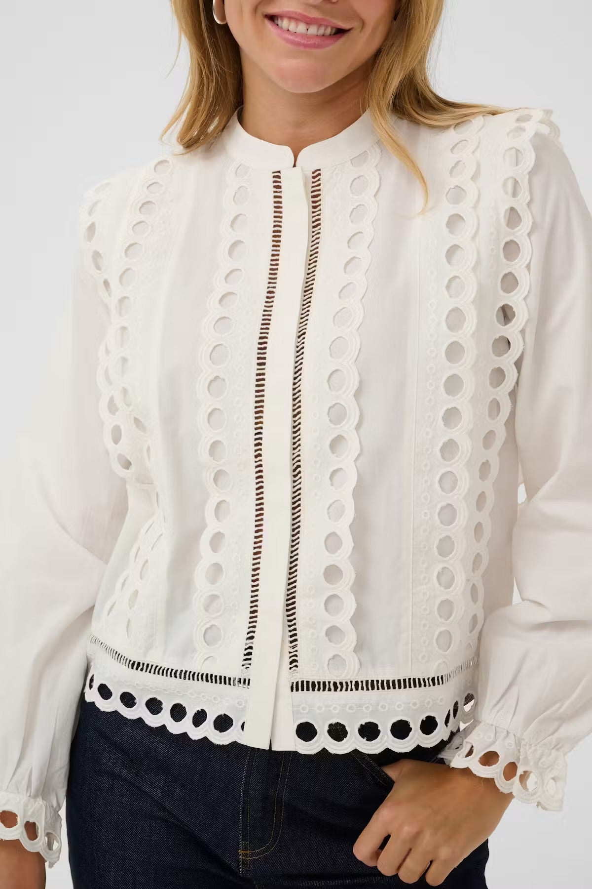 Cut-out detailing shirt in white