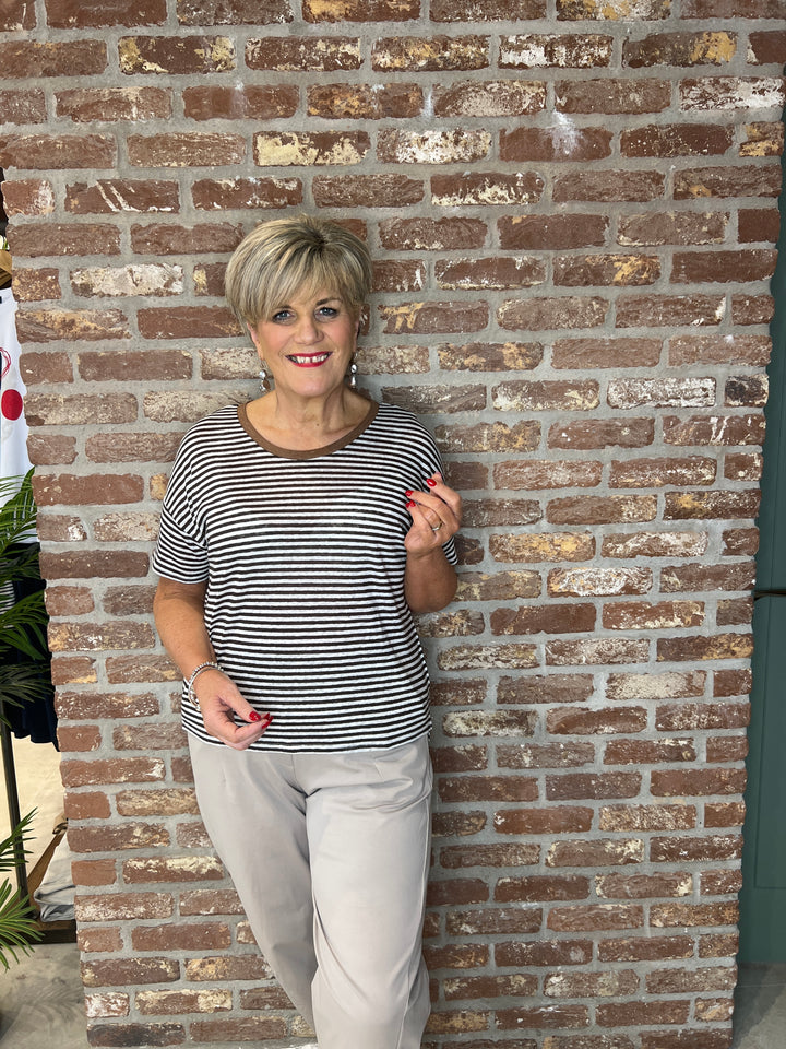 Oui Pure Linen t-shirt In dark brown & off white