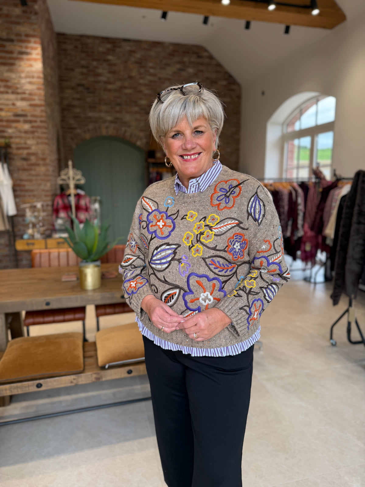 Pullover in camel & violet multi