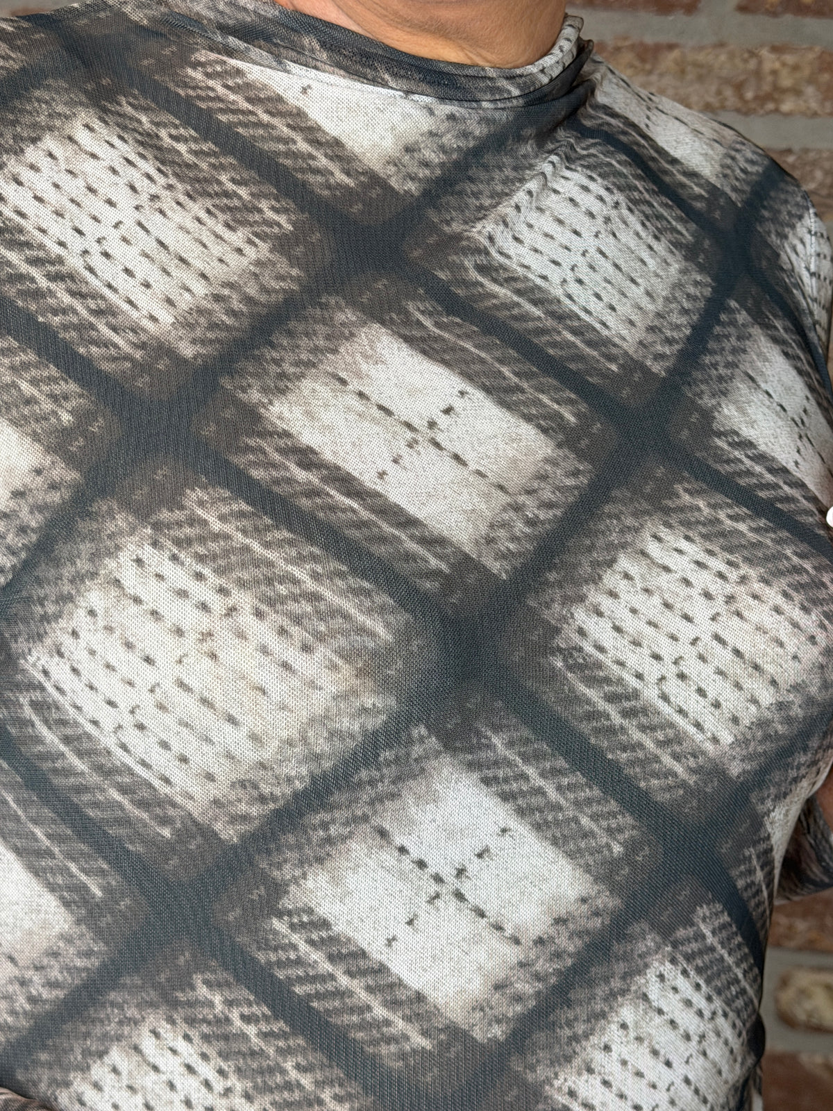 Printed mesh top in sanded amber