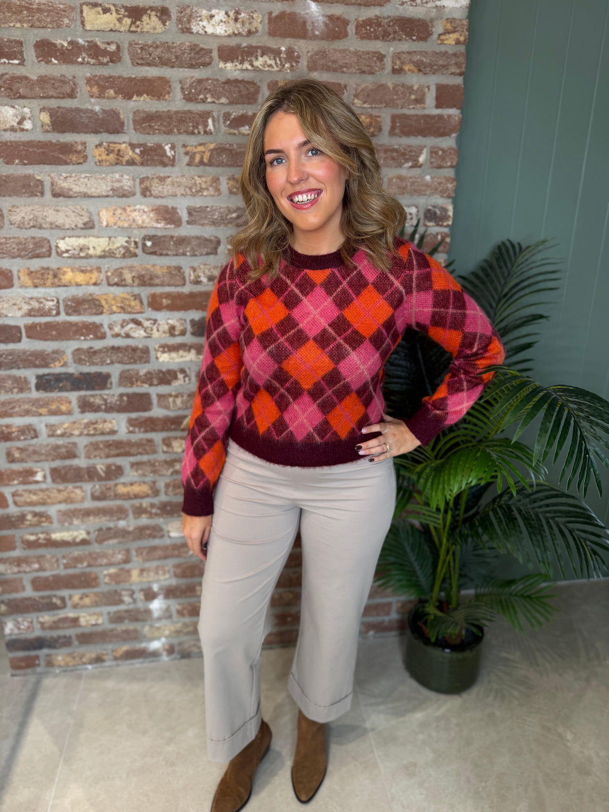 Argyle pattern pullover in dark red