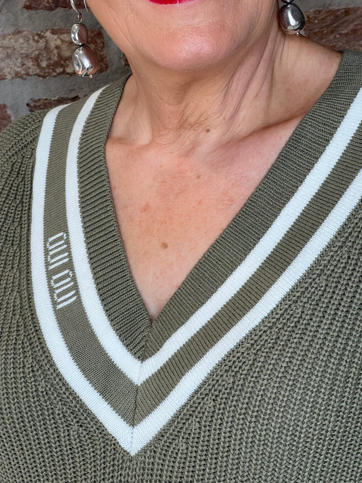 Oui Ribbed Pullover In White & Khaki