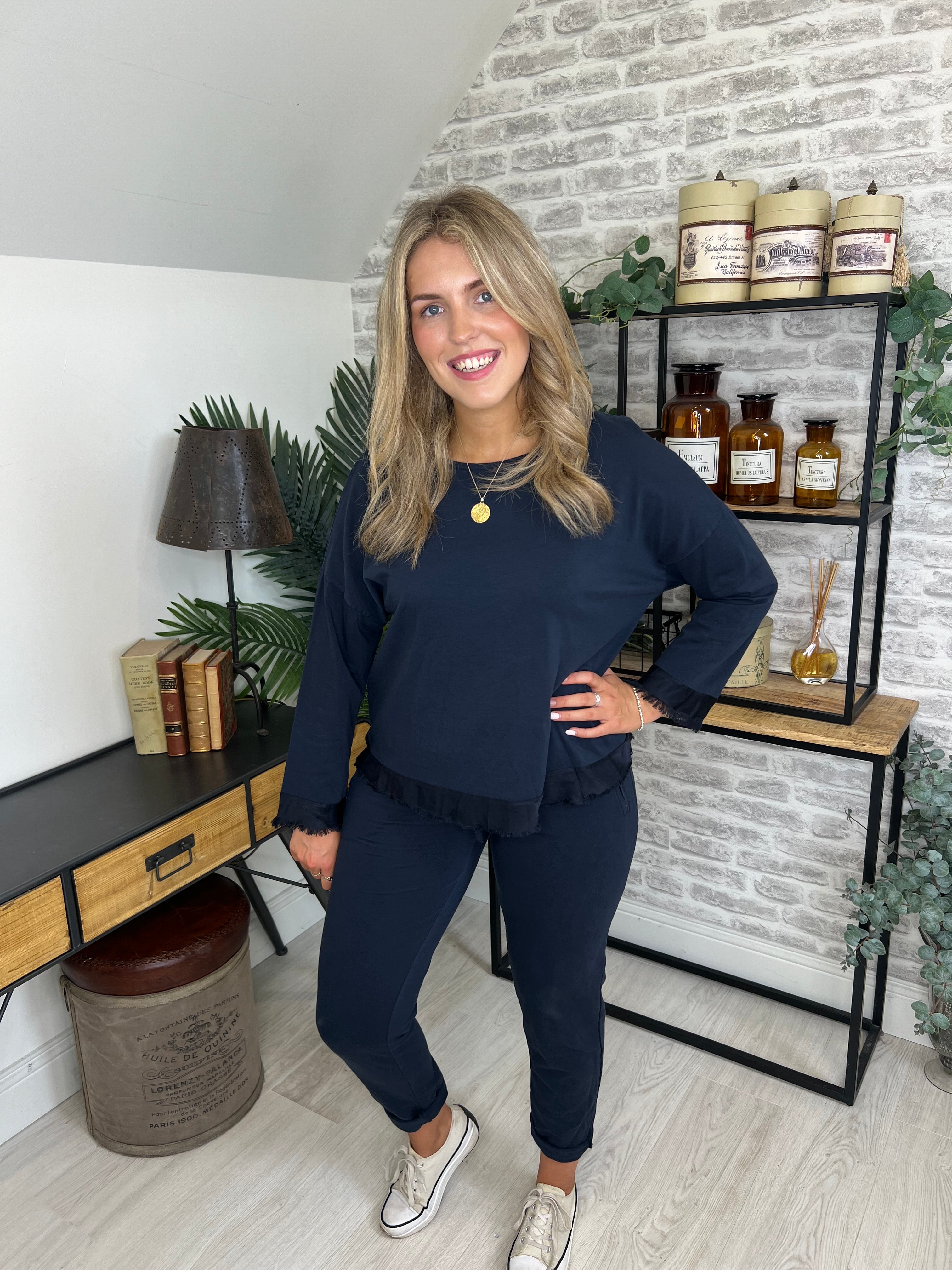 Deck By Decollage Buttoned Top In Navy