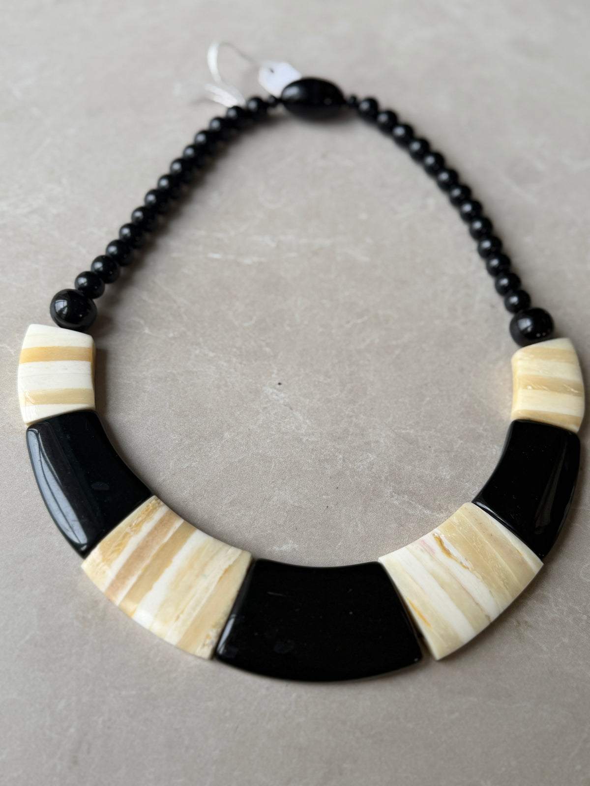 Beaded necklace in black & stone
