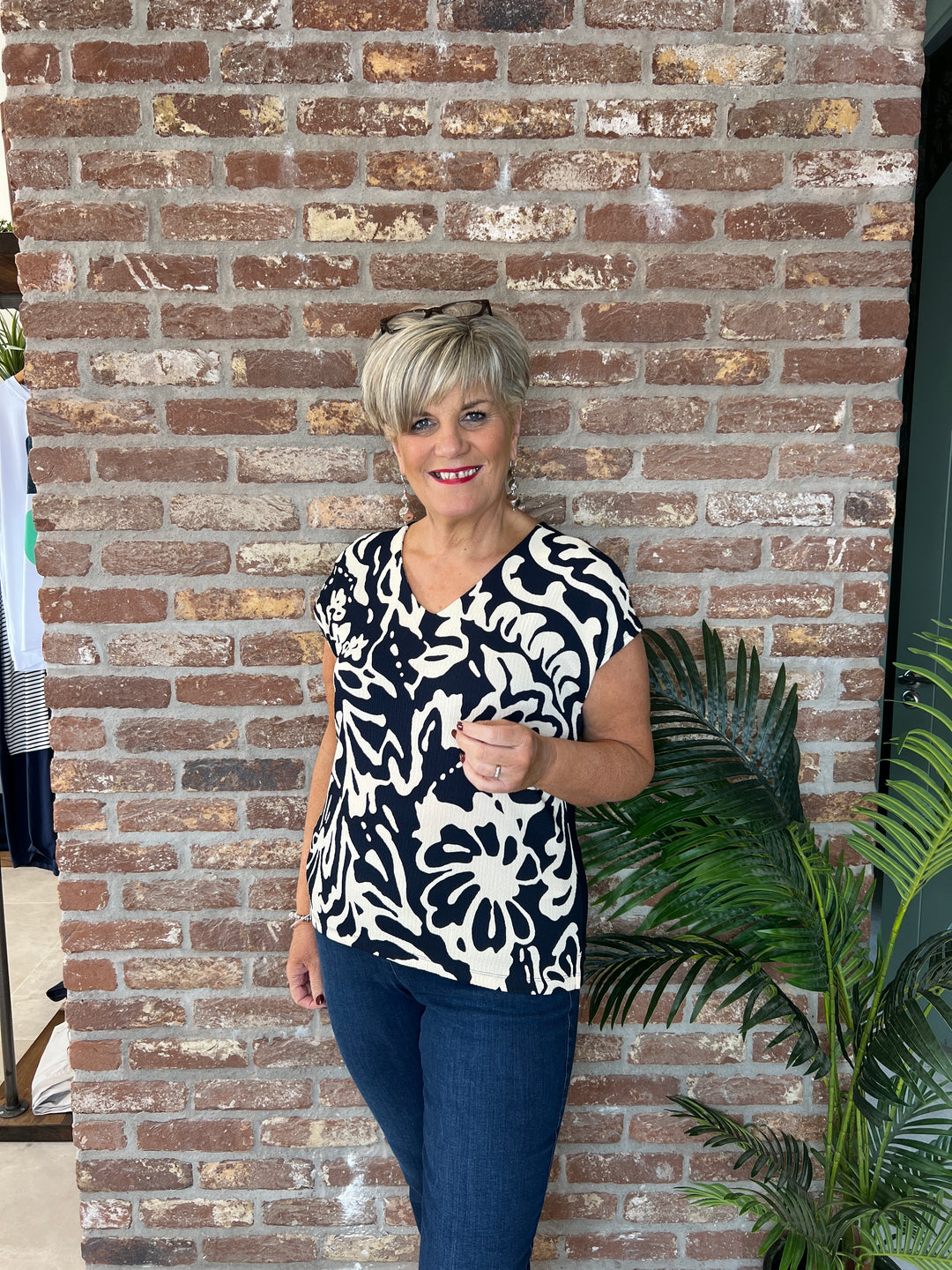 Street One V-neck floral top In Navy