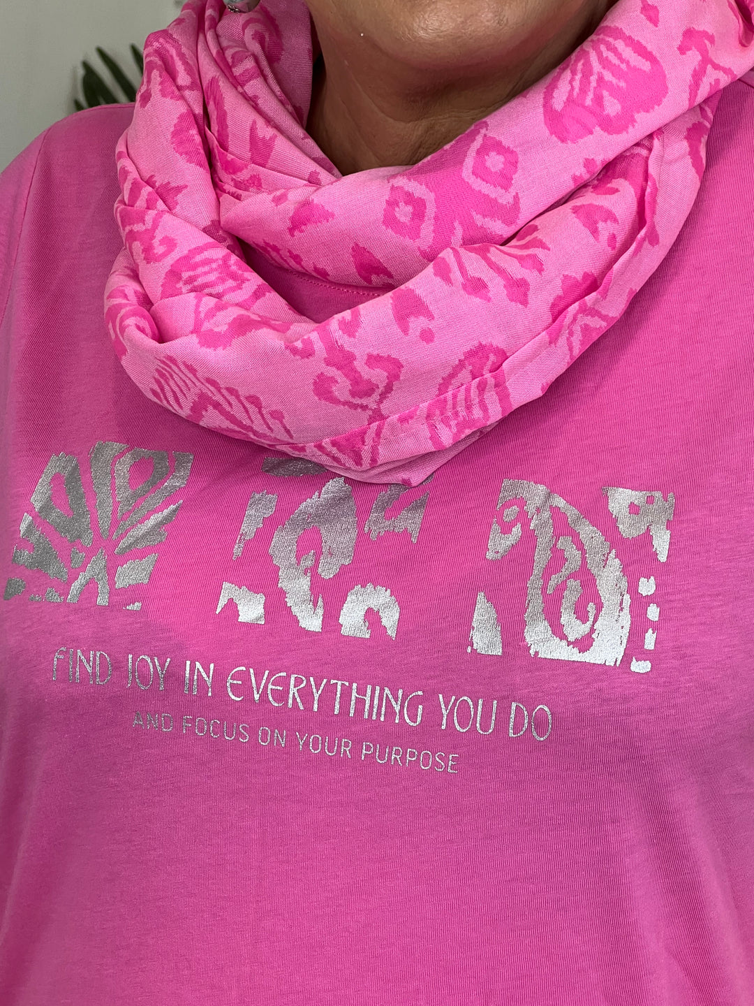 Cecil Glitter Print T-Shirt In Bloomy Pink
