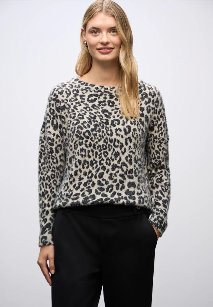 Street One Fluffy Sweatshirt In Soft Beige