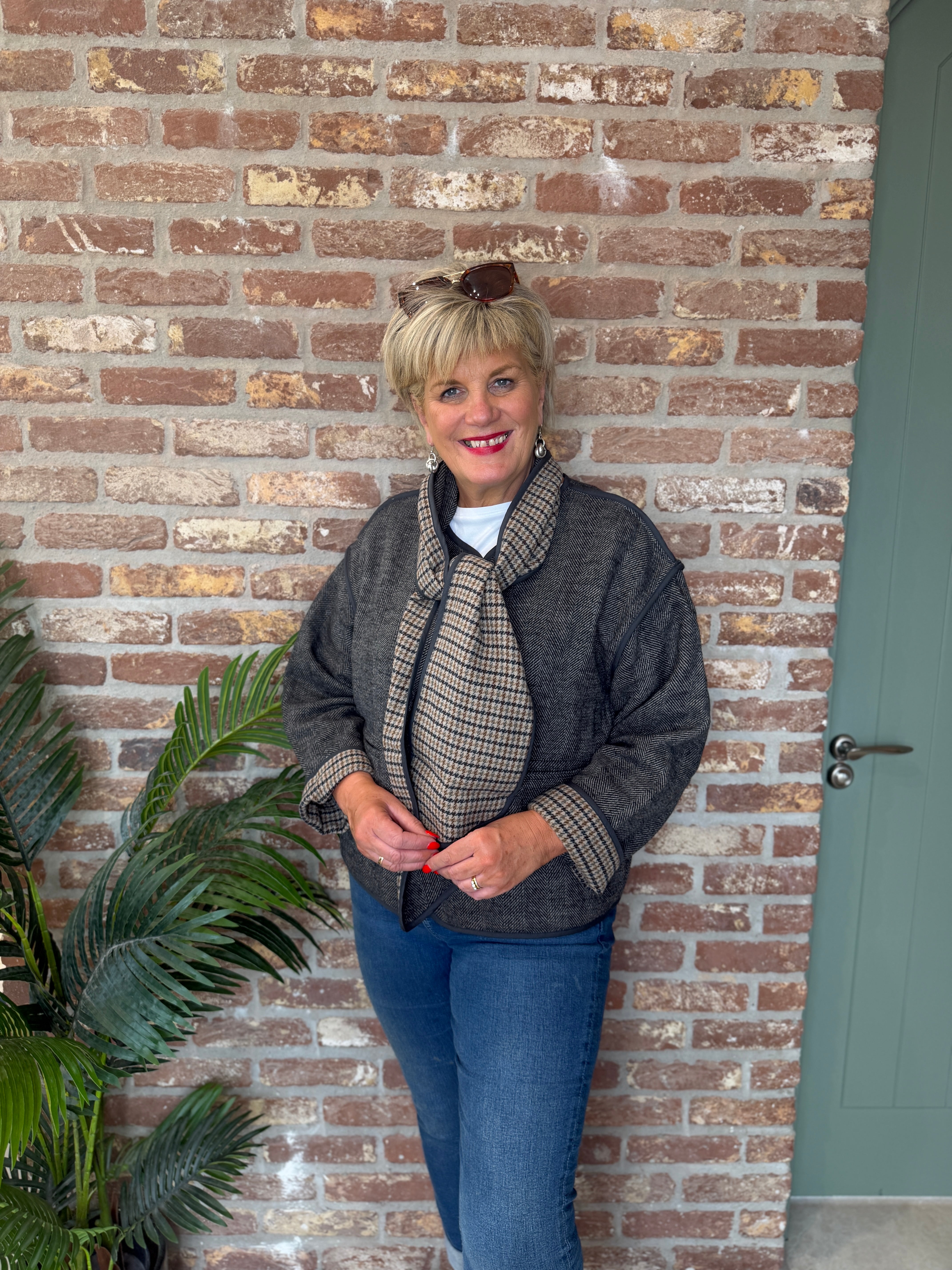 Printed jacket with scarf in black herringbone