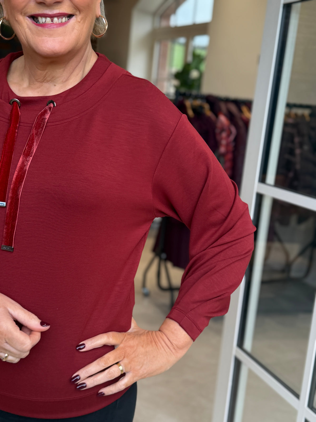 Sweatshirt with velvet drawstrings in autumn red