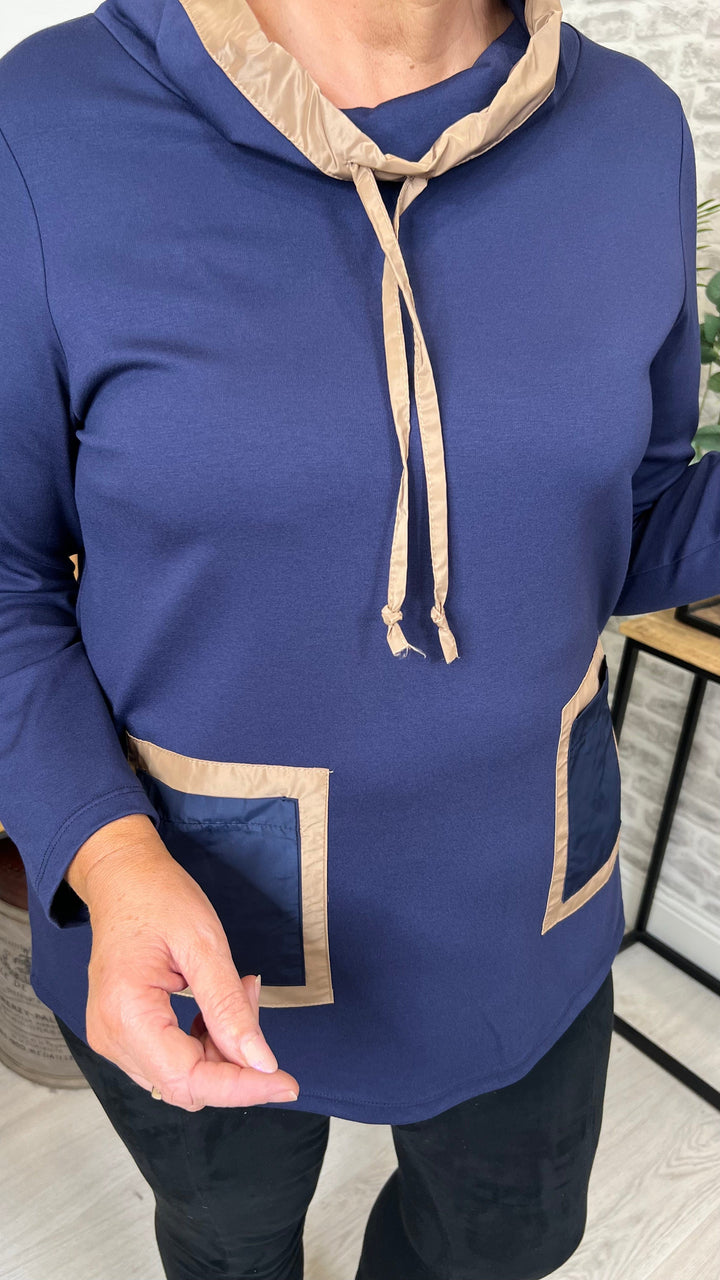 Peruzzi Taffeta Pocket Top In Navy/Tan