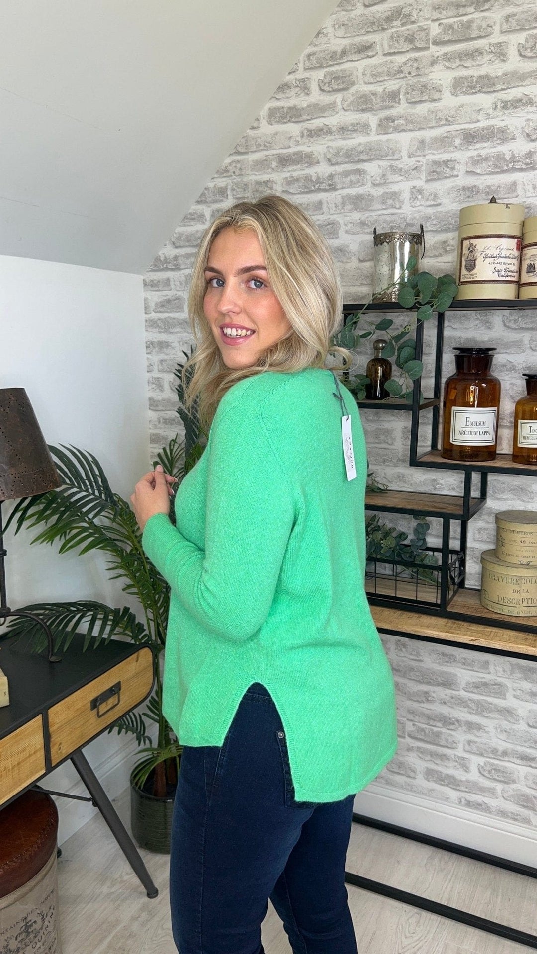 Amazing Women Perrie V-neck Jumper - Crabtree Cottage