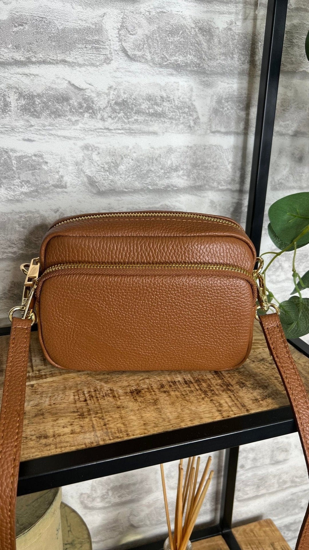 Beth Leather Small Camera Bag - Crabtree Cottage