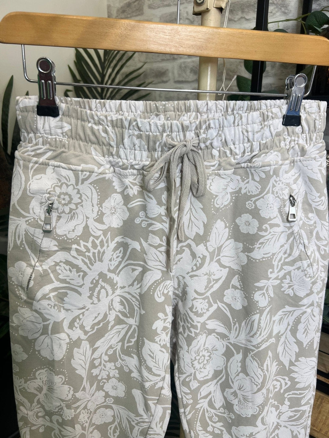 Deck By Decollage Floral Joggers In Beige - Crabtree Cottage