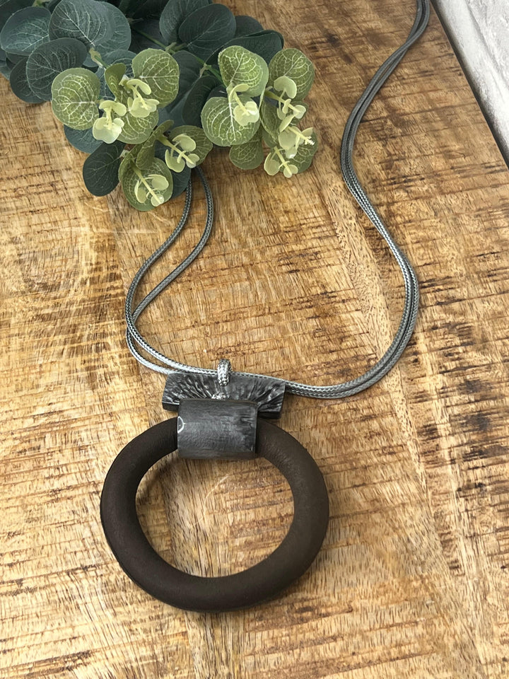 Nouvelle Circle Rubber Necklace In Taupe & Grey