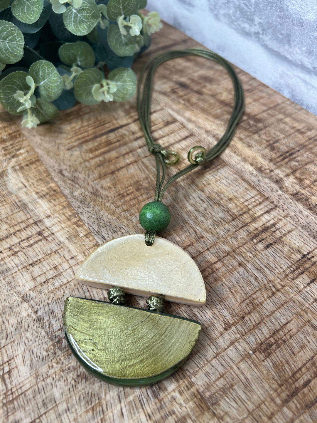 Nouvelle Half Circle Necklace In Green & Stone