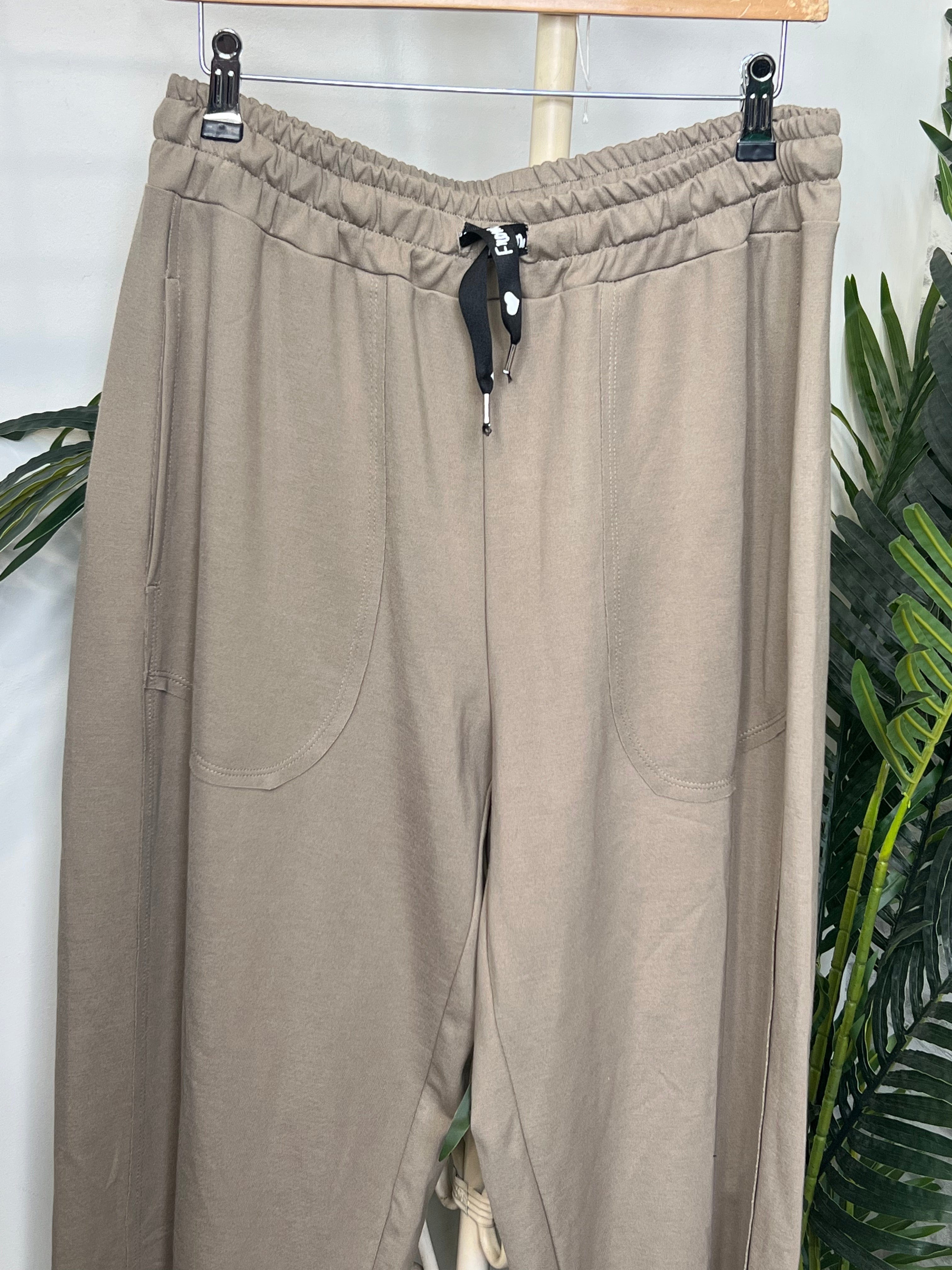 Ella Wide Leg Trousers In Beige