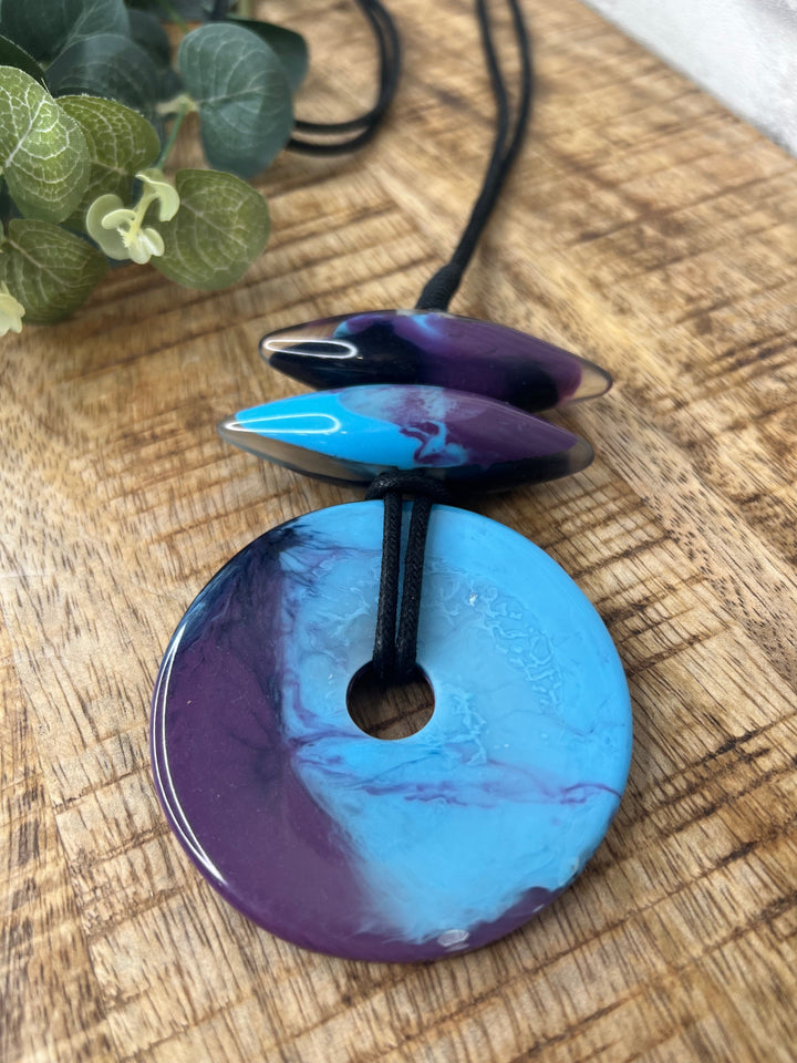 Nouvelle Circle Marble Necklace In Purple & Blue