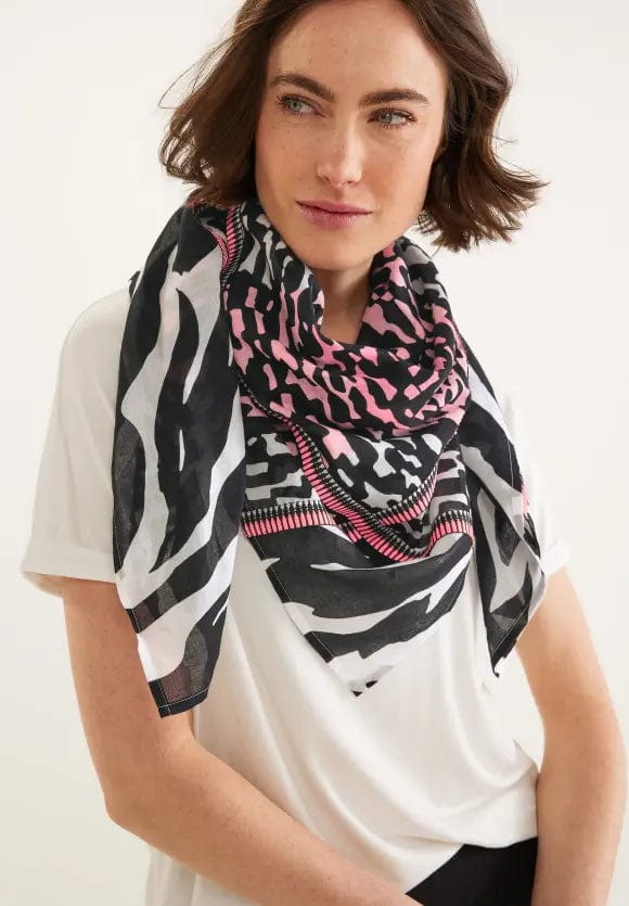 Street One Printed Square Scarf With Tape In Black
